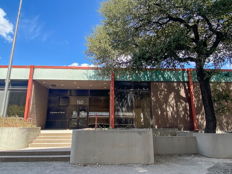 More Photos Of 510 E Anderson Ln, Austin Restaurant For Lease