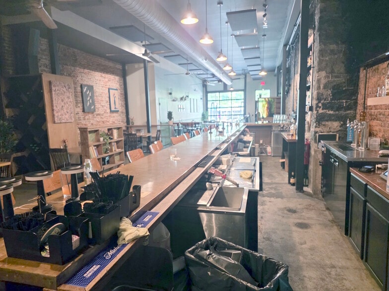 More Photos Of 425 N Main St, Hendersonville Restaurant For Sale