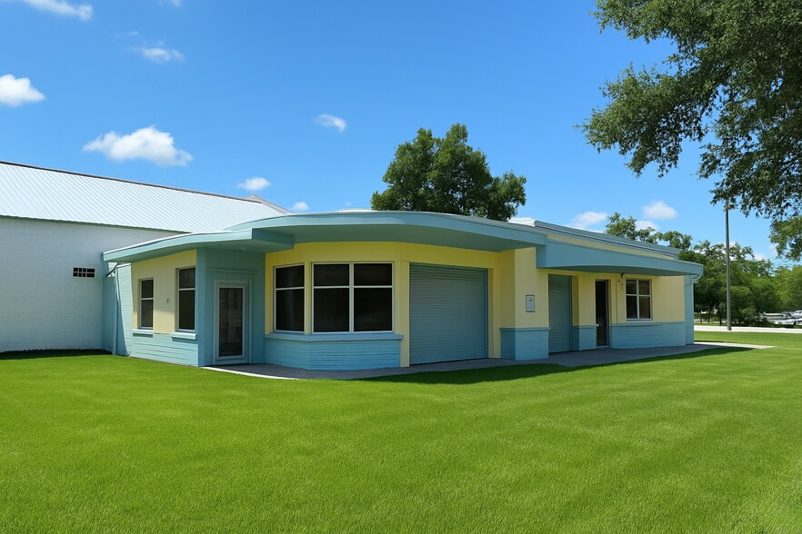 More Photos Of 223 S Main St, Gainesville Freestanding For Lease