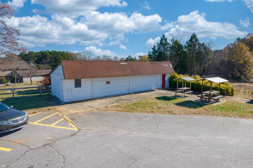 More Photos Of 3506 Springs Rd, Hickory Freestanding For Sale