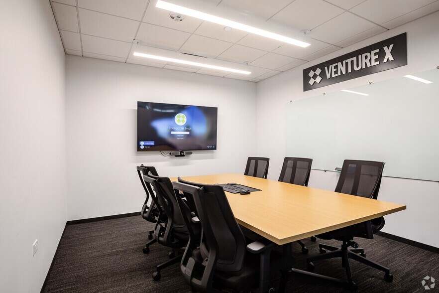 More Photos Of 1 Mid America Plz, Oakbrook Terrace Office For Lease