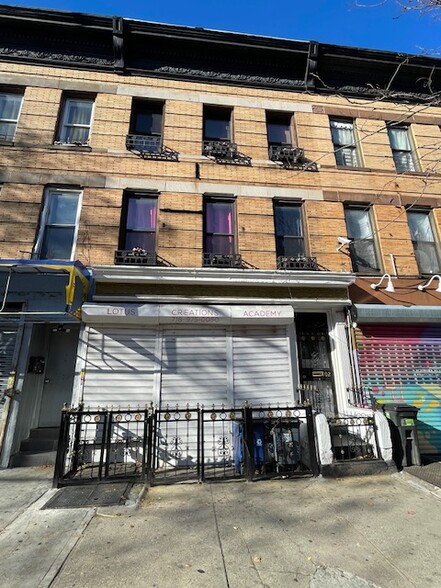 Primary Photo Of 102 Kingston Ave, Brooklyn Storefront Retail Residential For Lease