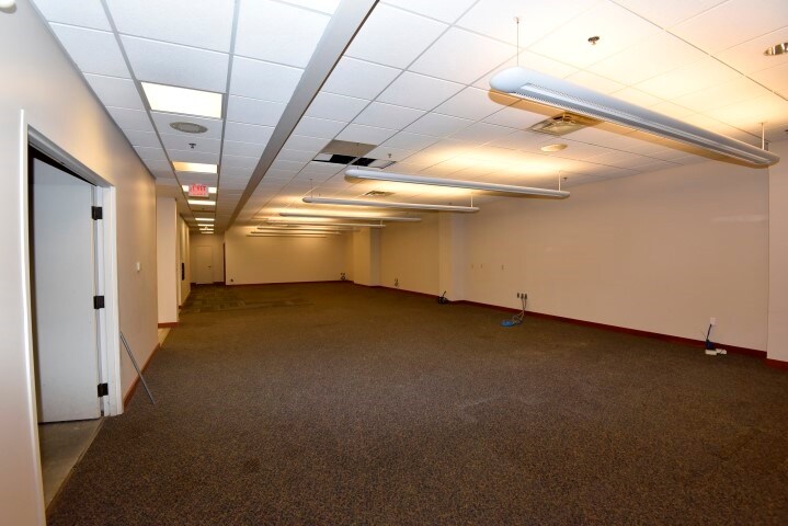 More Photos Of 2834 Northgate Dr, Iowa City Office For Lease