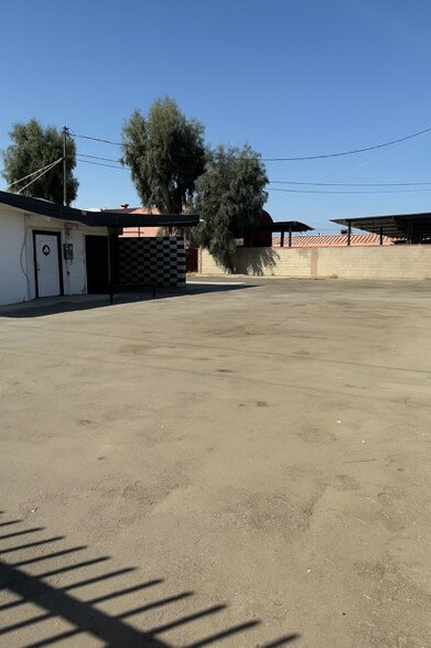 More Photos Of 1240 E California Ave, Bakersfield Carwash For Lease