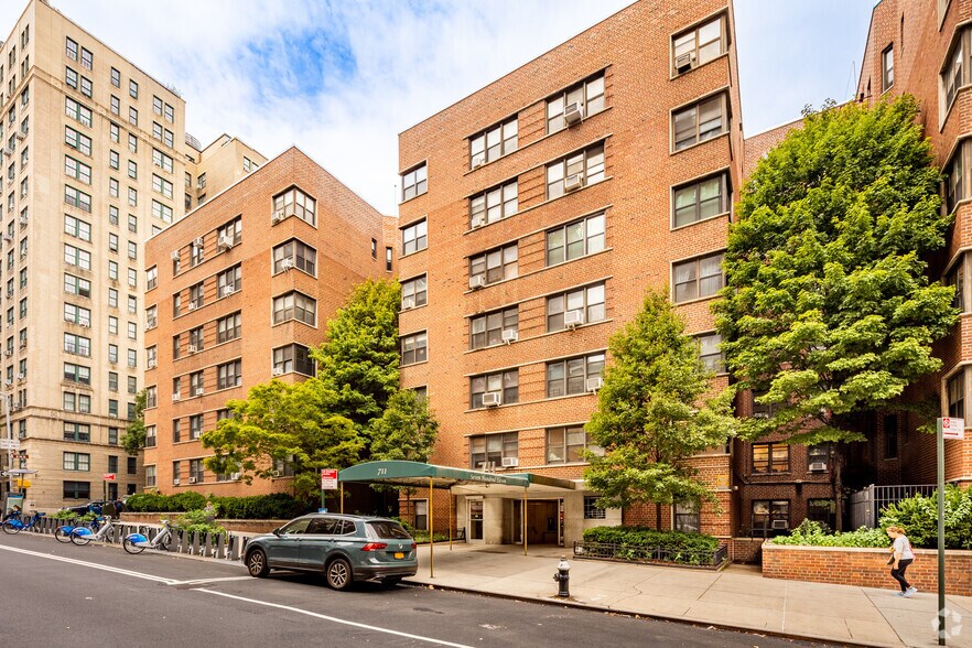 More Photos Of 711 West End Ave, New York Multifamily For Sale