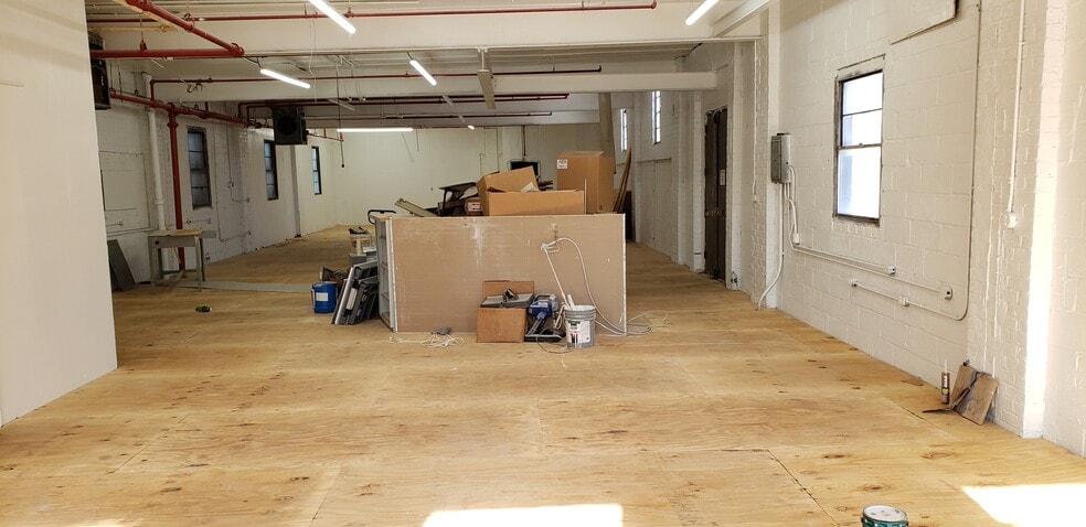 More Photos Of 429 E 164th St, Bronx Warehouse For Lease
