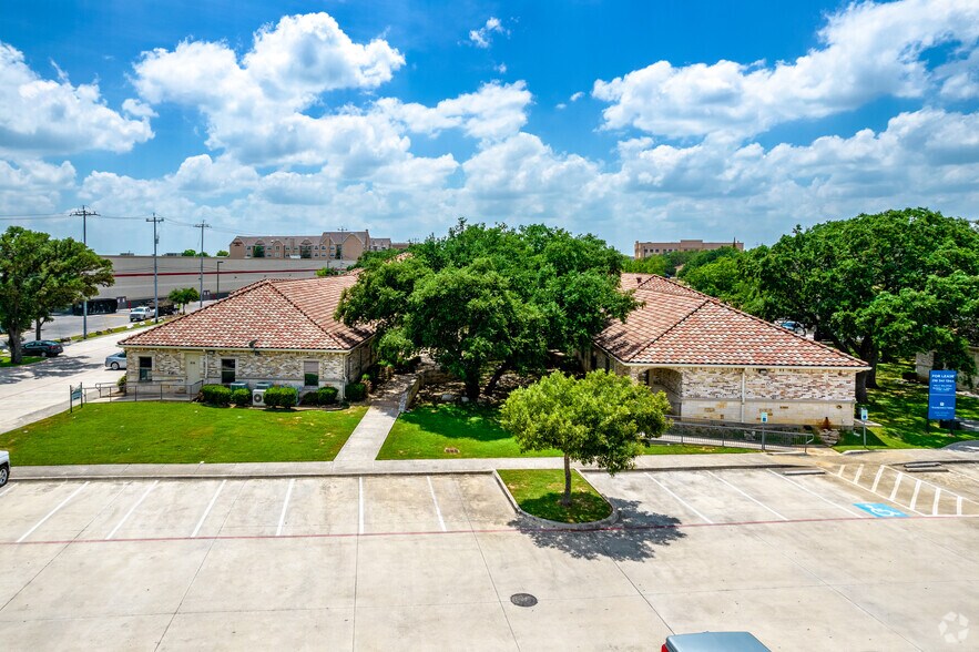 More Photos Of 1202 E Sonterra Blvd, San Antonio Medical For Lease