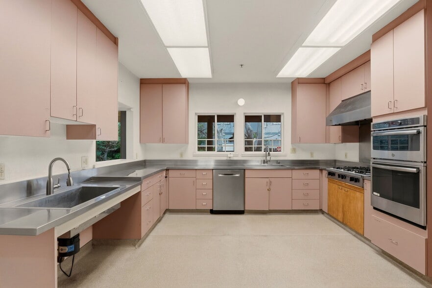 More Photos Of 24954 Cypress Ave, Hayward Multifamily For Sale