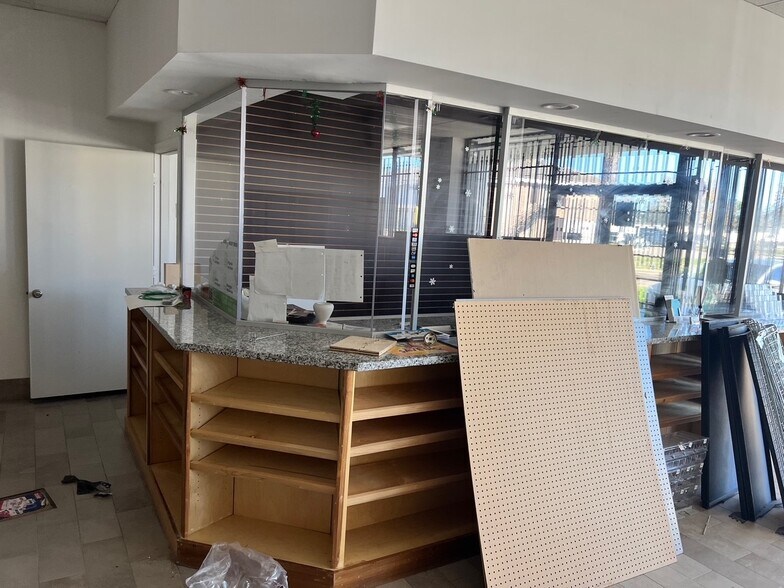 More Photos Of 8102-8140 Antoine Dr, Houston Unknown For Lease