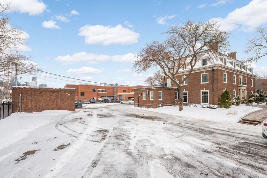 More Photos Of 2318 Park Ave, Minneapolis Office For Sale