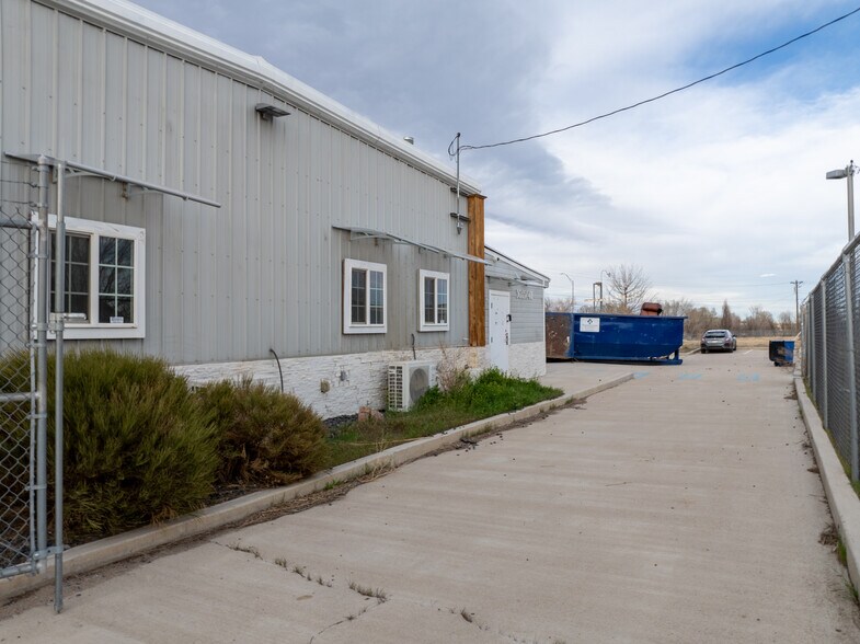 More Photos Of 3035 E 4th St, Pueblo Service For Sale