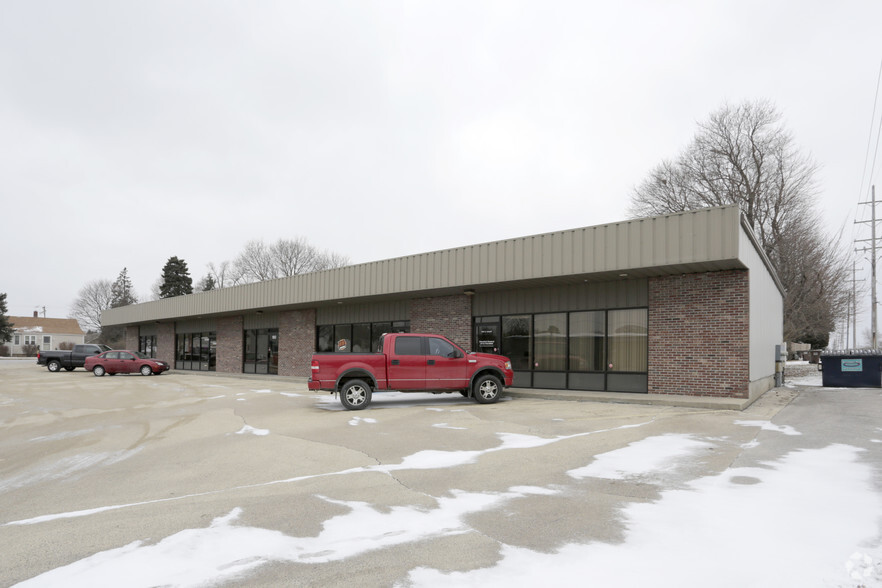 Primary Photo Of 190 S Locust St, Manteno Office For Lease