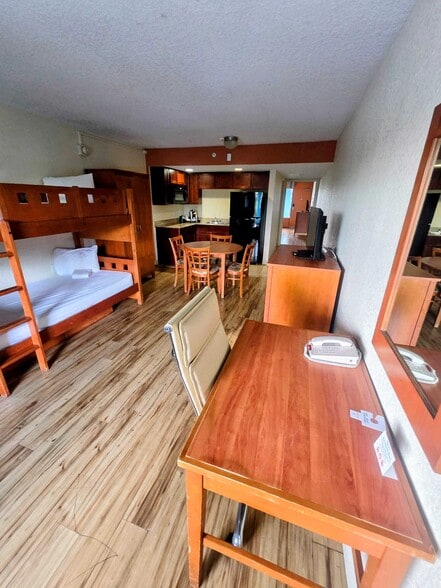 More Photos Of 2261 E Irlo Bronson Memorial Hwy, Kissimmee Hotel For Sale