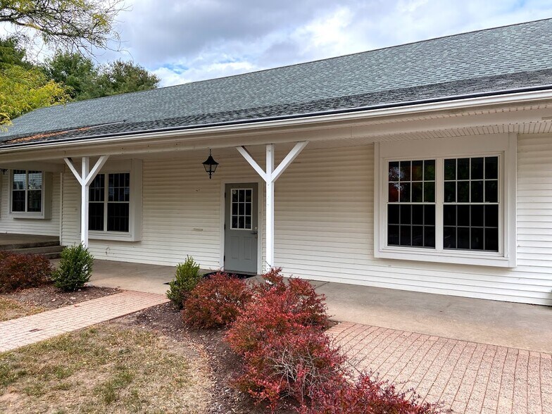 More Photos Of 395 W Avon Rd, Avon Office For Lease