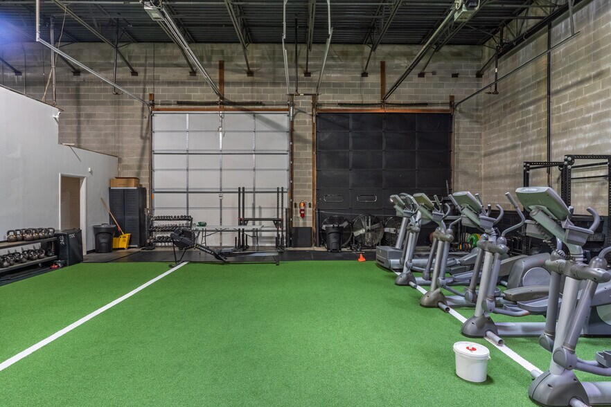 More Photos Of 500 Pine St, Holmes Unknown For Lease