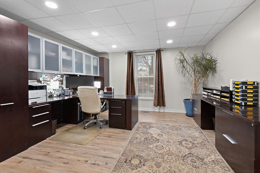 More Photos Of 158 N High St, Gahanna Office Residential For Sale