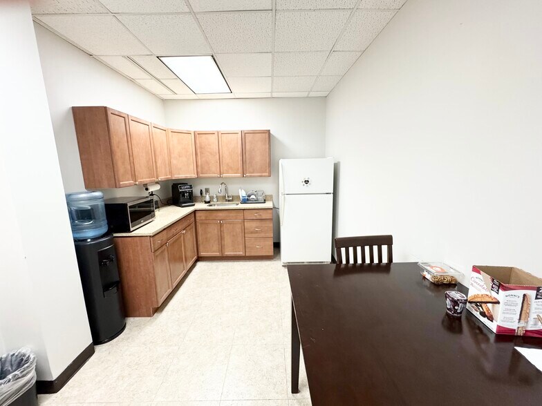 More Photos Of 6800 Backlick Rd, Springfield Office For Lease