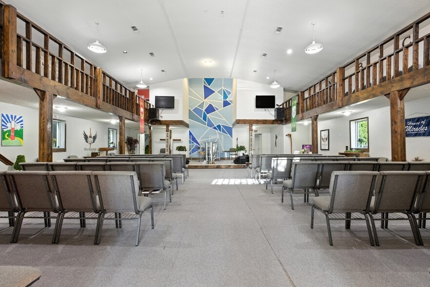 More Photos Of 303 N Pond St, Toccoa Religious Facility For Sale