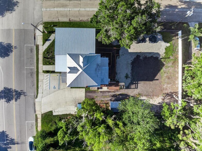 More Photos Of 125 N Main St, Hastings Restaurant For Sale