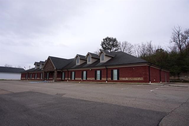 More Photos Of 249A W Church St, Lexington Medical For Sale