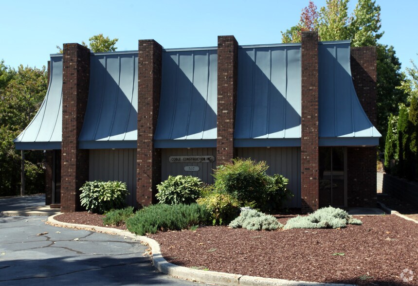 More Photos Of 537 Huffman Mill Rd, Burlington General Retail For Lease