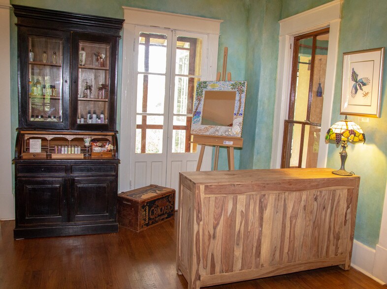 More Photos Of 620 N Tubb St, Oakland Specialty For Sale