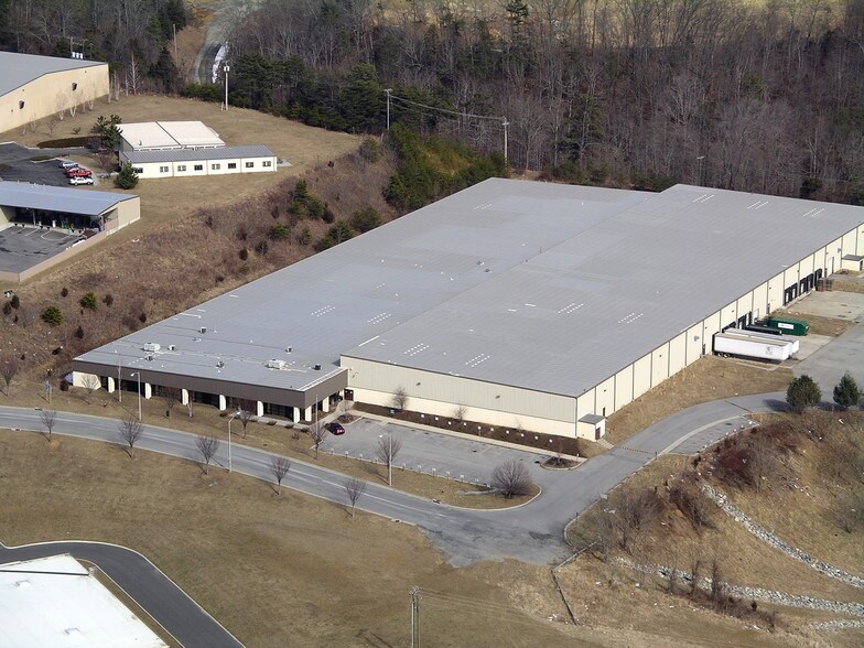 More Photos Of 113 Corporate Dr, Radford Manufacturing For Lease