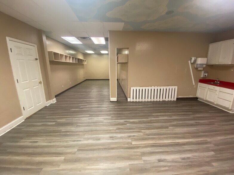 More Photos Of 111 W 5th St, Tyler Loft Creative Space For Sale