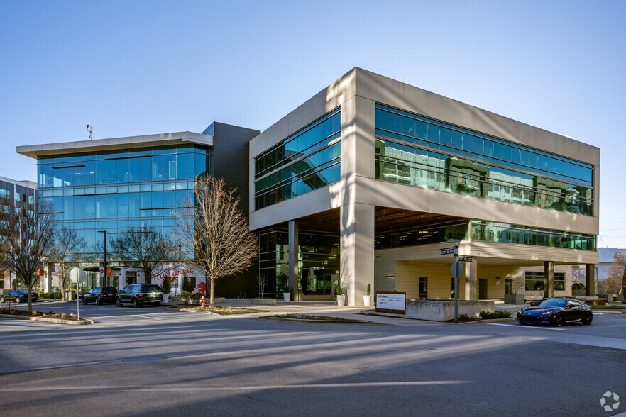 More Photos Of 8 City Blvd, Nashville Office For Lease