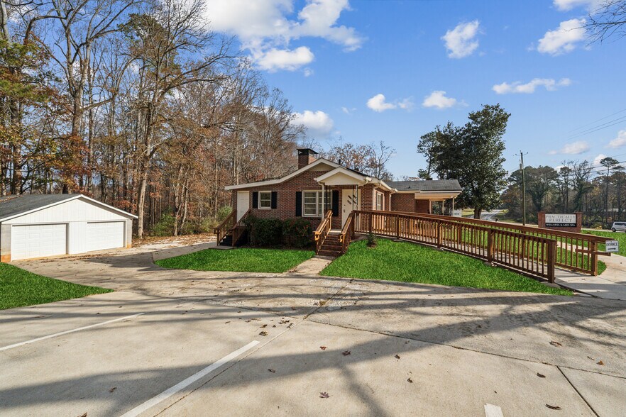 More Photos Of 5615 Cumming Hwy, Canton General Retail For Sale