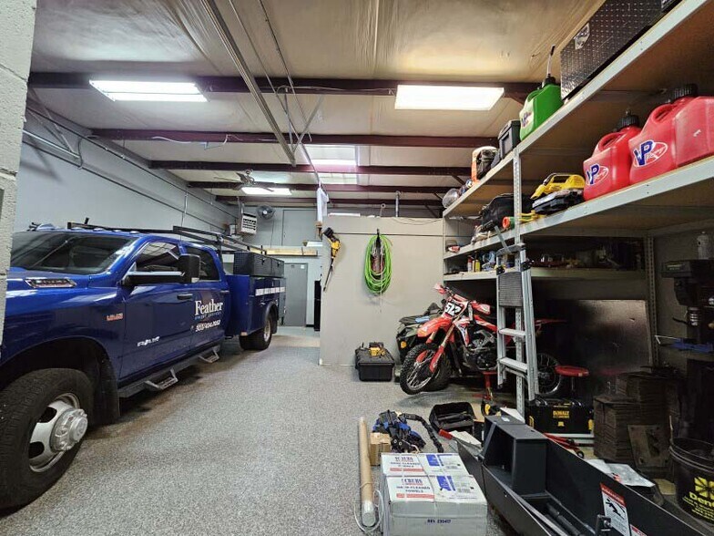 More Photos Of 1501 W Campus Dr, Littleton Flex For Sale