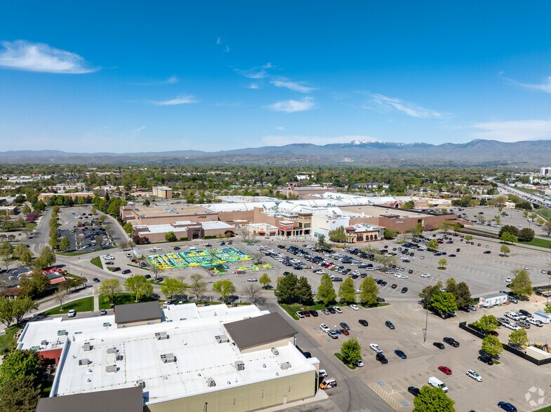 More Photos Of 350 N Milwaukee St, Boise General Retail For Lease