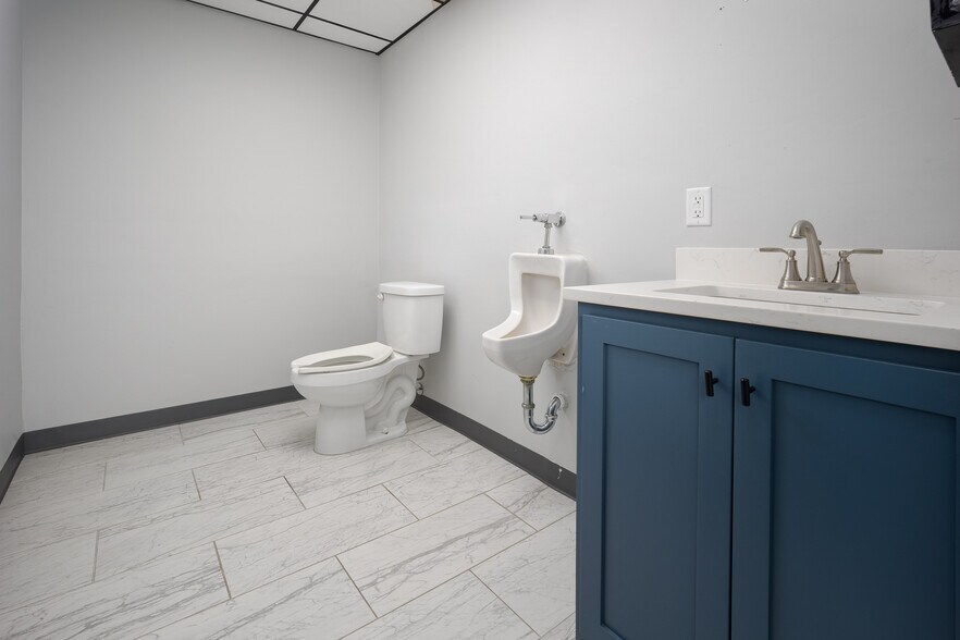 More Photos Of 2805 Broce Dr, Norman Warehouse For Sale