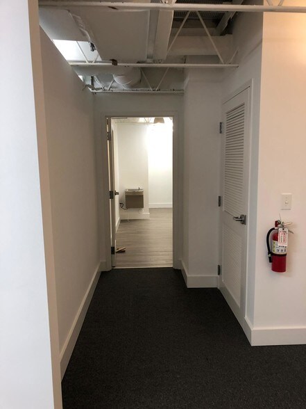 More Photos Of 4565 Ponce de Leon Blvd, Coral Gables Office For Lease