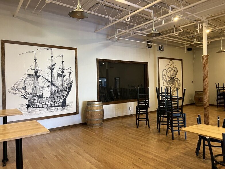 More Photos Of 16 Business Park Dr, Branford Warehouse For Lease