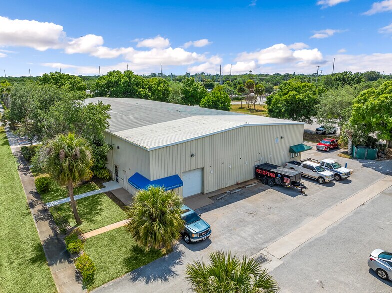 Primary Photo Of 3101-3215 Aviation Blvd, Vero Beach Warehouse For Lease