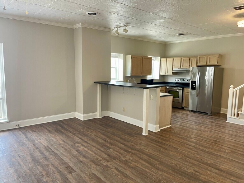 More Photos Of 114 E 5th St, Greenville Apartments For Sale