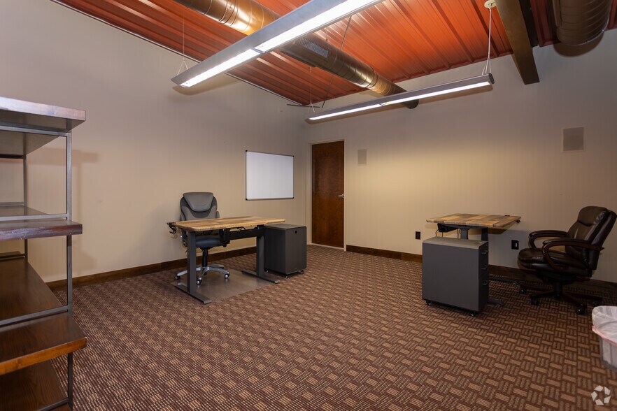 More Photos Of 165-167 River Park Rd, Mooresville Flex For Sale