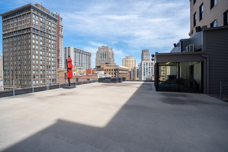 More Photos Of 119 State St, Detroit Office For Sale