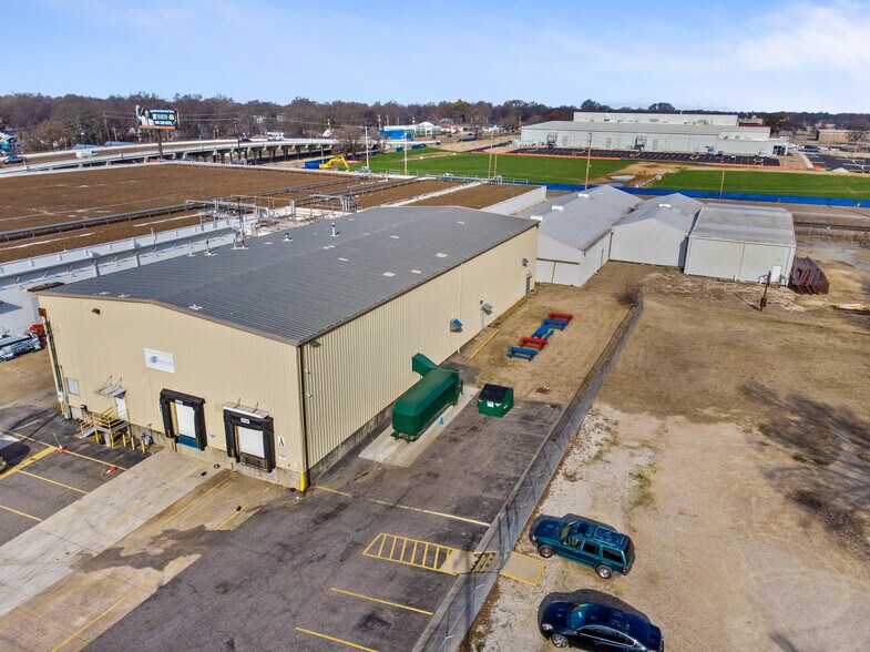 More Photos Of 1100 E Parkway S, Memphis Refrigeration Cold Storage For Lease