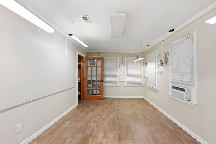 More Photos Of 3365 Thompson Bridge Rd, Gainesville Freestanding For Sale