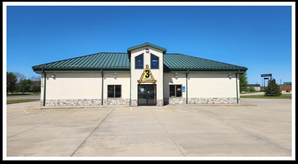 Primary Photo Of 2320 NW 43rd St, Owatonna Freestanding For Sale