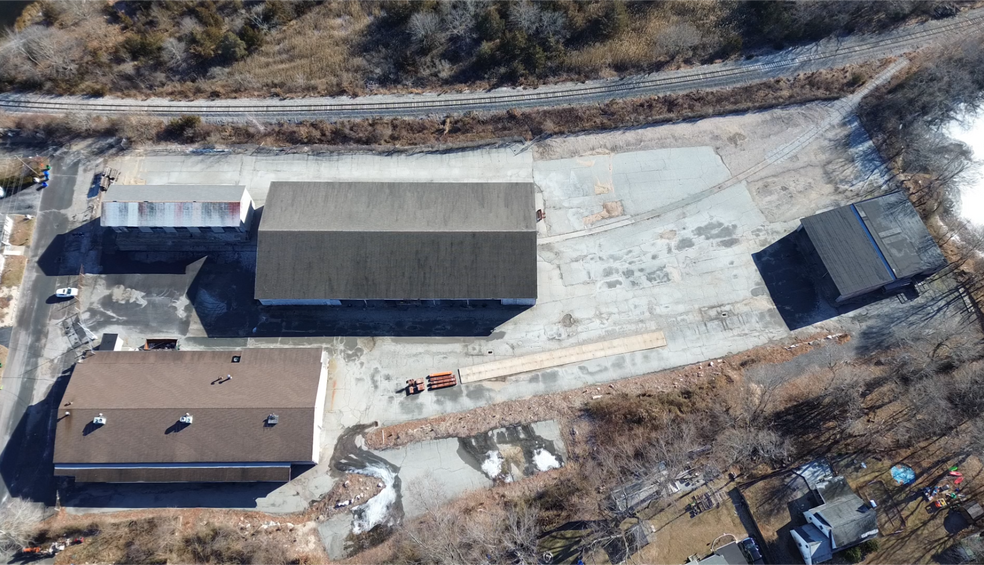 More Photos Of 45 Richards Grove Rd, Quaker Hill Service For Sale