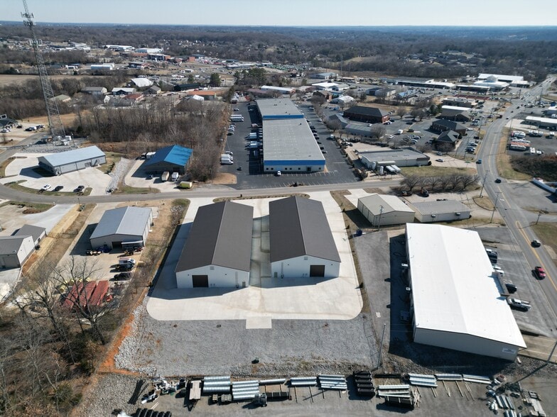 More Photos Of 100 Industrial Dr, Clarksville Warehouse For Lease