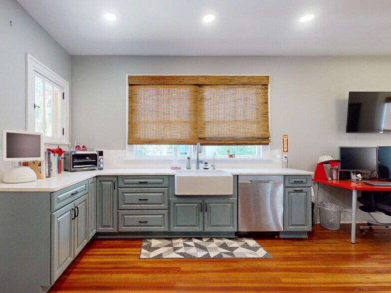 More Photos Of 215 Washington st, New Smyrna Beach Office Residential For Sale