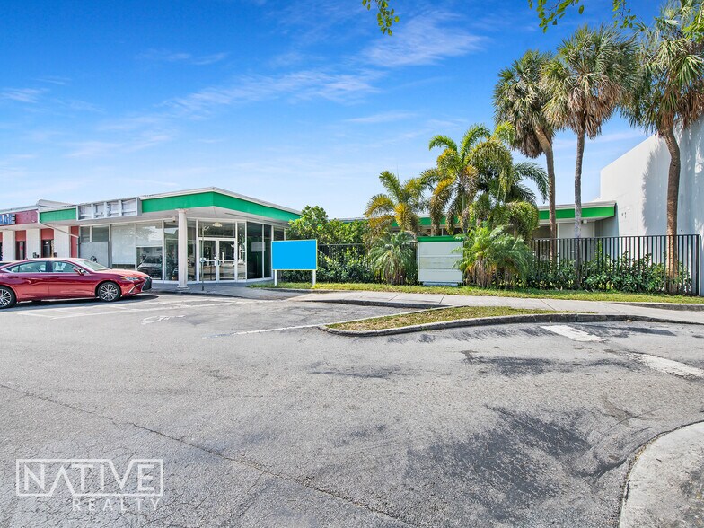 More Photos Of 2700 E Oakland Park Blvd, Fort Lauderdale Office For Sale