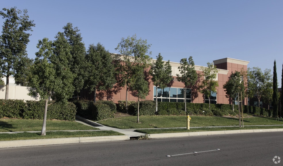 More Photos Of 8273 White Oak Ave, Rancho Cucamonga Office For Sale