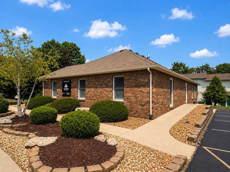 More Photos Of 1324 Troy Rd, Edwardsville Office For Sale