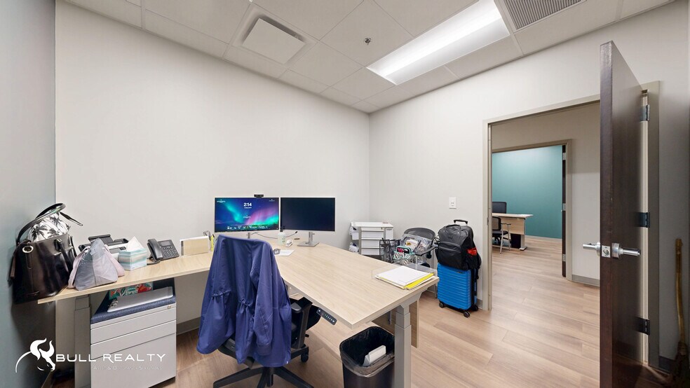 More Photos Of 34 Upper Riverdale Rd, Riverdale Medical For Lease