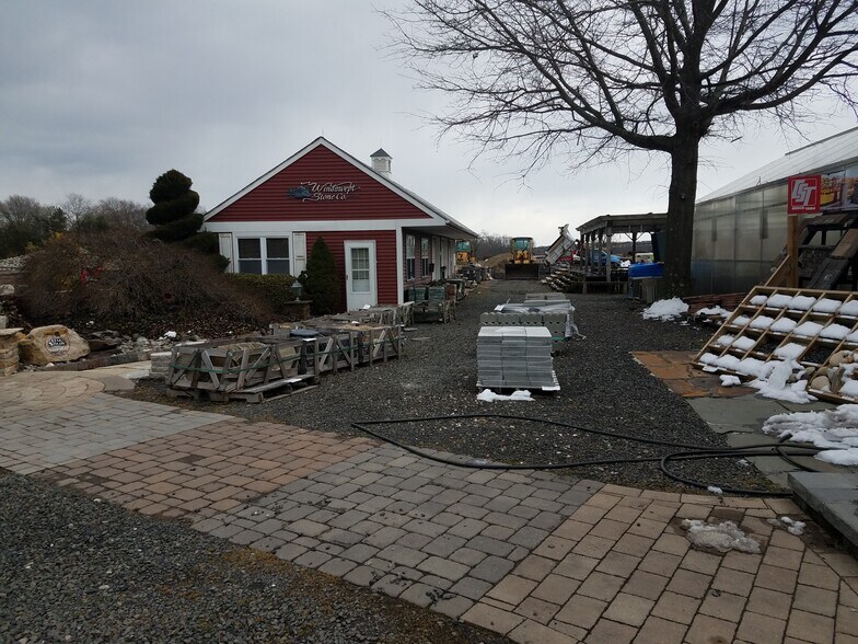 More Photos Of 434 Oakshade Rd, Shamong Garden Center For Sale